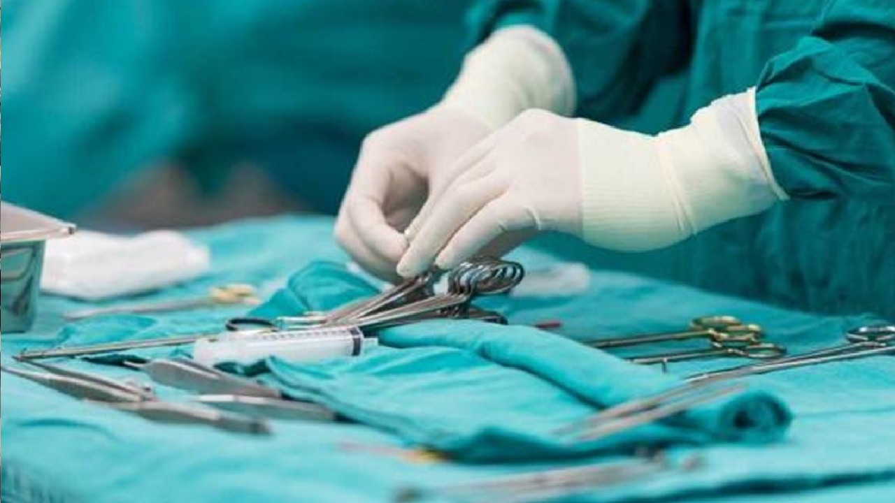 مفاجاة صادمة فتاة سعودية شعرت بألم شديد في بطنها وعندما ذهبت إلى المستشفى انصدم الأطباء