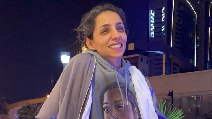 كاتبة سعودية شهيرة تبحث عن عريس بدون مهر بشرط غريب والهذا لسبب