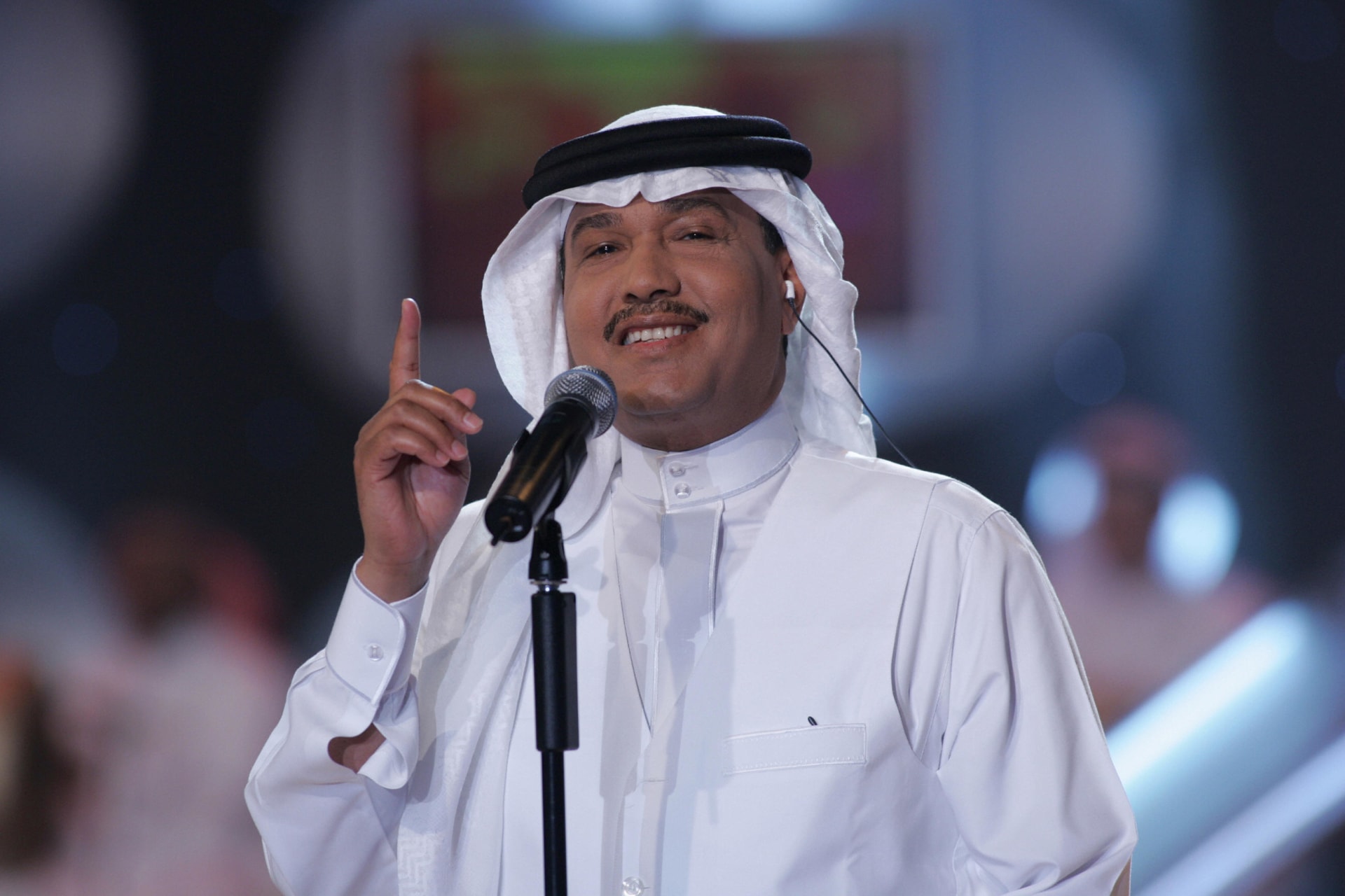 مفاجأة صادمة بشأن الفنان محمد عبده (مبلغ فلكي)!!.. كم أجور المطربين الخليجيين والعرب في الحفلات؟
