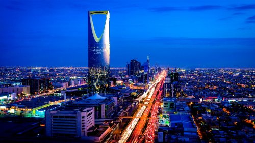 مختص سعودي يكشف تفاصيل مفاجئة عن انخفاض أسعار العقارات في الرياض.. ويوجه رسالة! (فيديو)