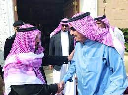 مواطن سعودي يهدي الملك سلمان سيارة باهظة الثمن.. هل شاهدت مثلها من قبل؟