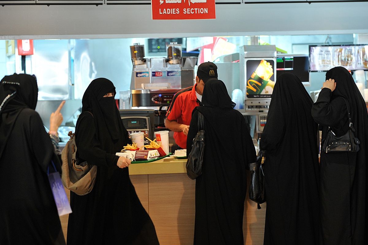 مفاجأة ..قرار سعودي صارم حول المطاعم والكافيهات في جميع انحاء المملكة
