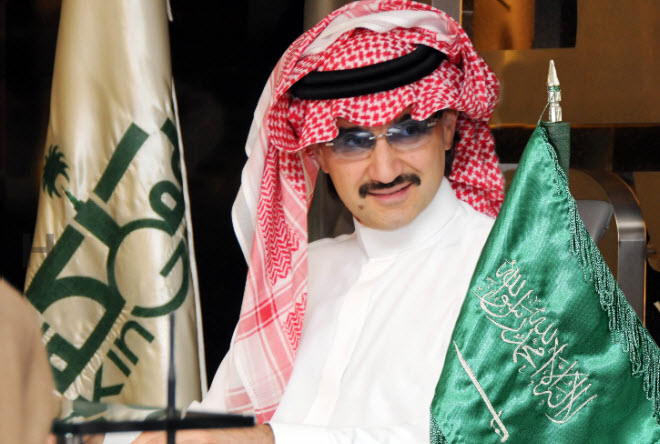 صدمة للجميع  الأمير السعودي الوليد بن طلال يصرح بزواج من هذه الفتاة الحسناء وينشر اول صور لهما