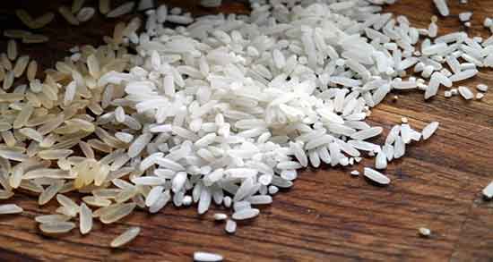 “الأرز فيه سم قاتل”.. تحذير شديد اللهجة من إضافة تلك المواد للأرز هيسمم عيلتك كلها