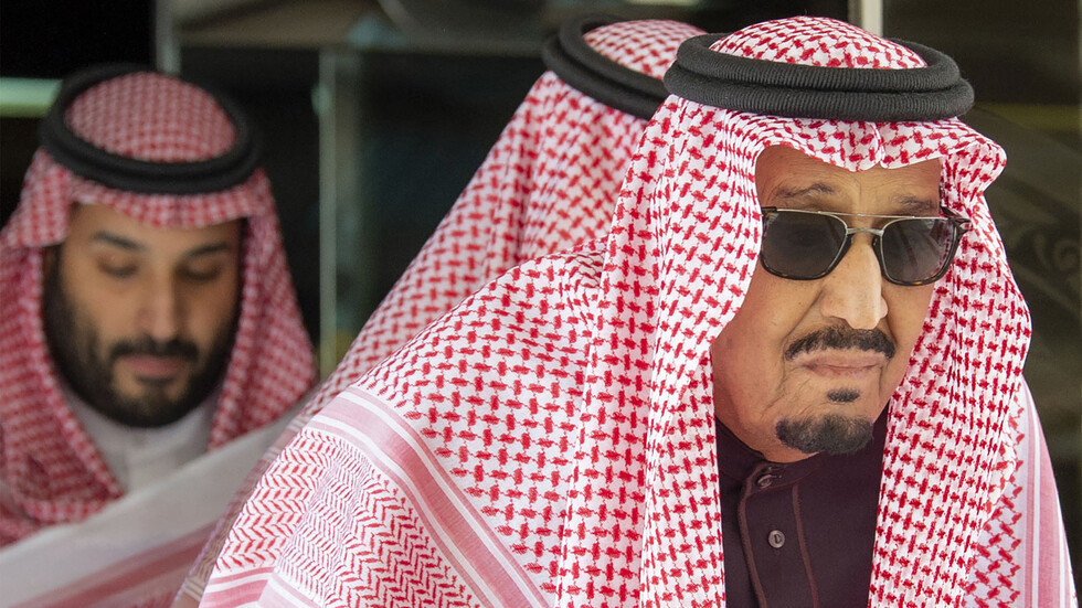 السعودية حقيقة تنازل .الملك سلمان عن الحكم ..الملك سلمان يتنازل عن الحكم وولي العهد الأمير محمد بن سلمان يصبح ملكا للمملكة بشكل رسمي